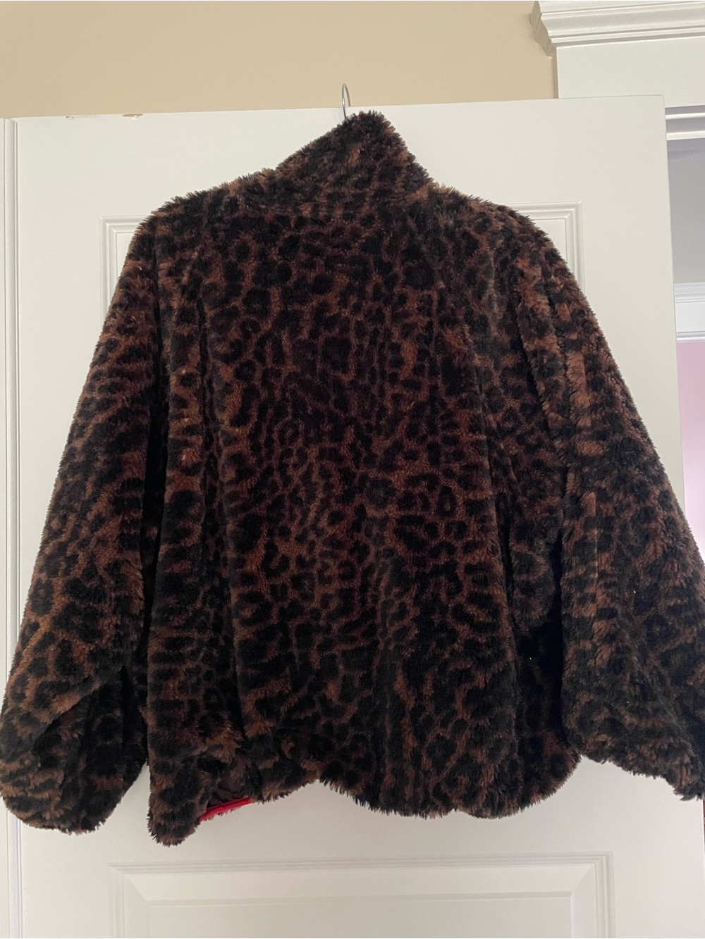 RUMORED - SUN VALLEY SHERPA, leopard print, small/medium - Picture 5 of 7